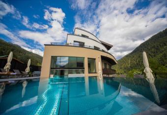 Hotel Grischuna allows 18 year olds to book a room