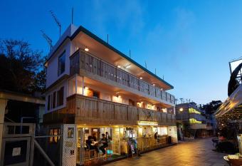 B & B Cheung Chau allows 18 year olds to book a room