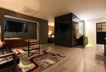 Hotel Banwol has rooms with a private hot tub