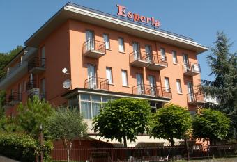 Albergo Esperia has Balcony rooms
