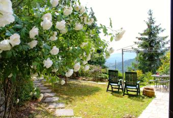 SB Bed & Breakfast has Balcony rooms