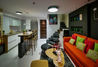 21st Floor Hotel allows 18 year olds to book a room