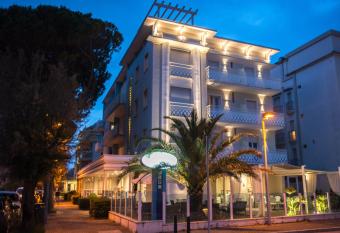 Hotel Vela D Oro has Balcony rooms