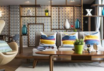 Tolani Nimman Villa Chiang Mai has rooms with a private hot tub