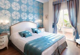 Hotel Central Boutique has Balcony rooms