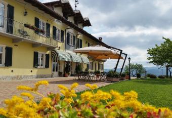 Agriturismo Cascina Rabalot has Balcony rooms