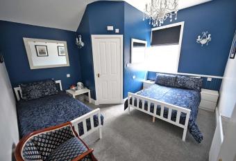 The Hathaways allows 18 year olds to book a room