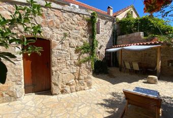 Holiday Home Hauser has Balcony rooms