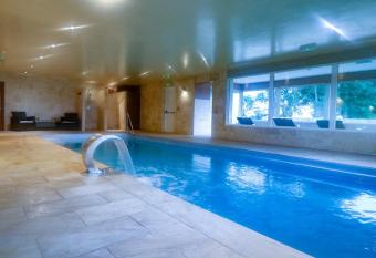 Dunamoy Cottages & Spa has Balcony rooms