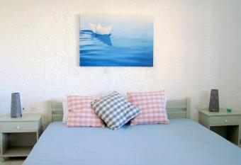 Aegialis Studios & Rooms allows 18 year olds to book a room