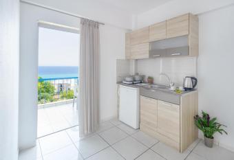 Roditsa Patritsia Apartments has Balcony rooms