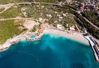 Villa Perla has Balcony rooms