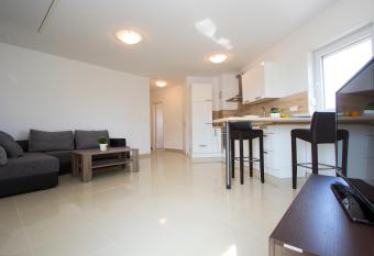 Apartment mit Meerblick 1 has Balcony rooms