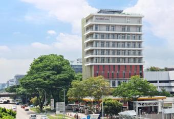Aqueen Hotel Paya Lebar allows 18 year olds to book a room