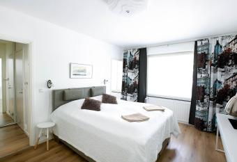 Studio Ailos allows 18 year olds to book a room