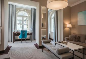 Maxymilian Unique Hotel - Adults Only allows 18 year olds to book a room