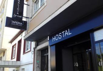 Hostal Galicia Arteixo allows 18 year olds to book a room