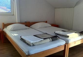 Guest House Lokoski has rooms with a private hot tub