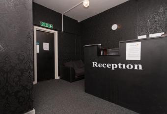 Budget Hostel allows 18 year olds to book a room