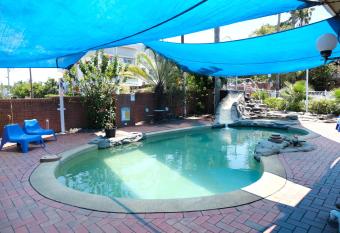 Sapphire Palms Motel has Balcony rooms