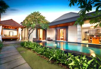 The Banyumas Suite Villa Legian has Balcony rooms