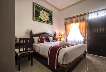 Frangipani Homestay has Balcony rooms