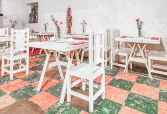 Hotel Casa Arc  ngel allows 18 year olds to book a room