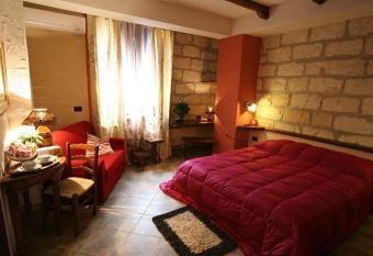 B&B Alfrantoio Valderice has Balcony rooms