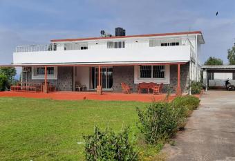 Mountain Top Holiday Home has Balcony rooms