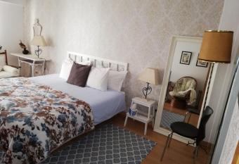 Quinta Nova Guest Room allows 18 year olds to book a room