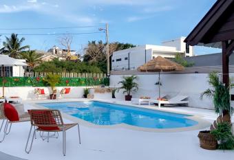 Villa Paille en Queue allows 18 year olds to book a room