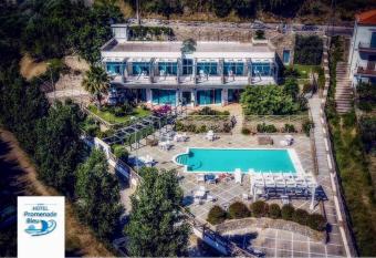 Hotel Promenade Bleu has Balcony rooms