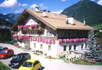 Hotel Villa Mozart has Balcony rooms