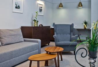 Hotel ARA - Dancing Club Restauracja ARA has rooms with a private hot tub