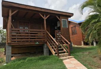 G  tes Hotel Couleur Caraibes has Balcony rooms