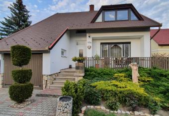 Apartman Ilike has Balcony rooms