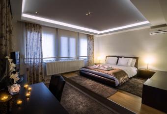 Pansion Zafeiriou allows 18 year olds to book a room