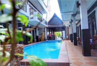 VIBOLA Guesthouse has Balcony rooms