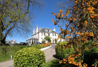 Ferryhill House Hotel allows 18 year olds to book a room