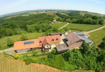 Weingut G  stezimmer Gruber has Balcony rooms