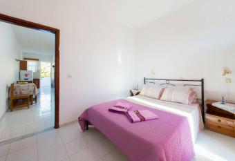 Merryland Studios & Apartments has Balcony rooms