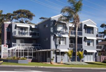 Mollymook Cove Apartments has Balcony rooms