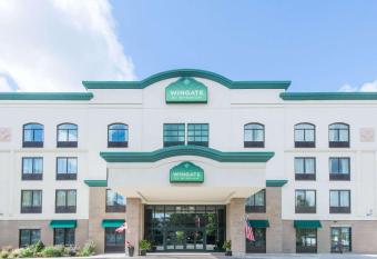 Wingate by Wyndham Niagara Falls allows 18 year olds to book a room