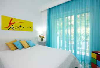 Amalfia Apartments has Balcony rooms