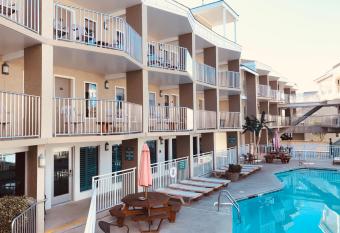 Ala Moana Motel & Suites has Balcony rooms