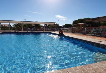 Club de Campo Alto Copiap   allows 18 year olds to book a room