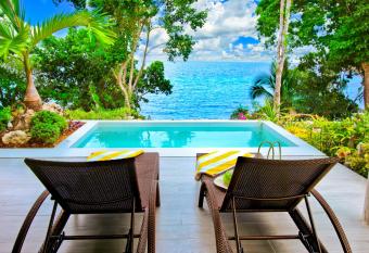 Bohol Shores has Balcony rooms