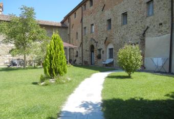 Badia il Vingone has Balcony rooms