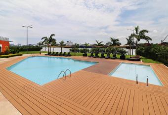 Holiday Inn Express - Tuxpan, an IHG Hotel allows 18 year olds to book a room