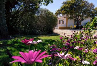 Casas das Amoreiras allows 18 year olds to book a room